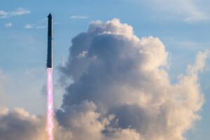 Le vaisseau spatial de SpaceX déploie Starlinks pour ses débuts orbitaux malgré une fin prématurée