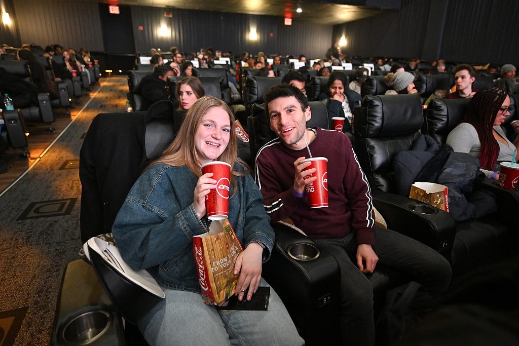 Les membres du public assistent à une projection de film au Museum of Modern Art de New York, aux États-Unis, le 26 mars 2025. /VCG