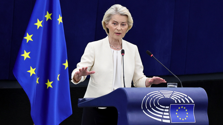 La présidente de la Commission européenne, Ursula von der Leyen, s'exprime au Parlement européen à Strasbourg, en France, le 16 septembre 2026. /CFP