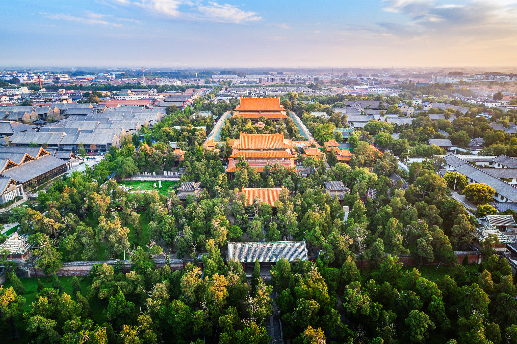 Une vue aérienne du temple de Confucius à Qufu, province du Shandong. /CFP