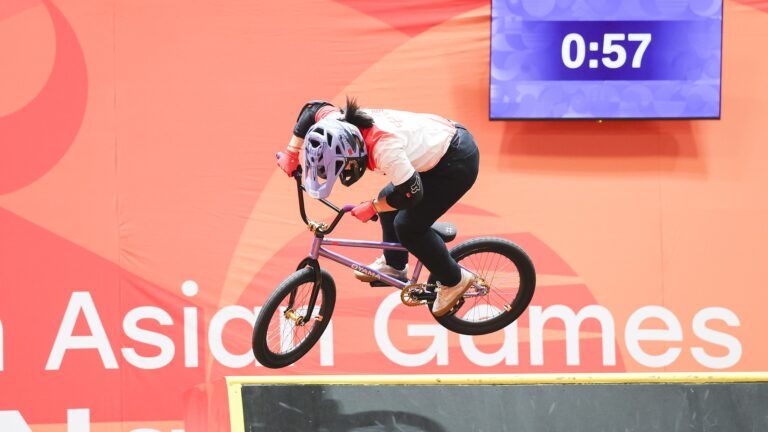 Sun Sibei vise le podium olympique après une médaille d'or historique en BMX aux Jeux asiatiques
