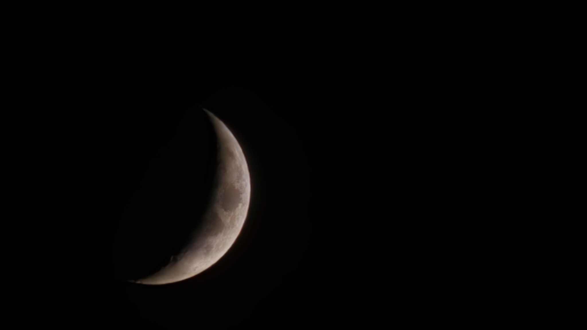 Vénus et la Lune apparaissent rapprochées dans le ciel nocturne de Chaoyang, province du Liaoning, Chine, le 18 juillet 2026. /VCG