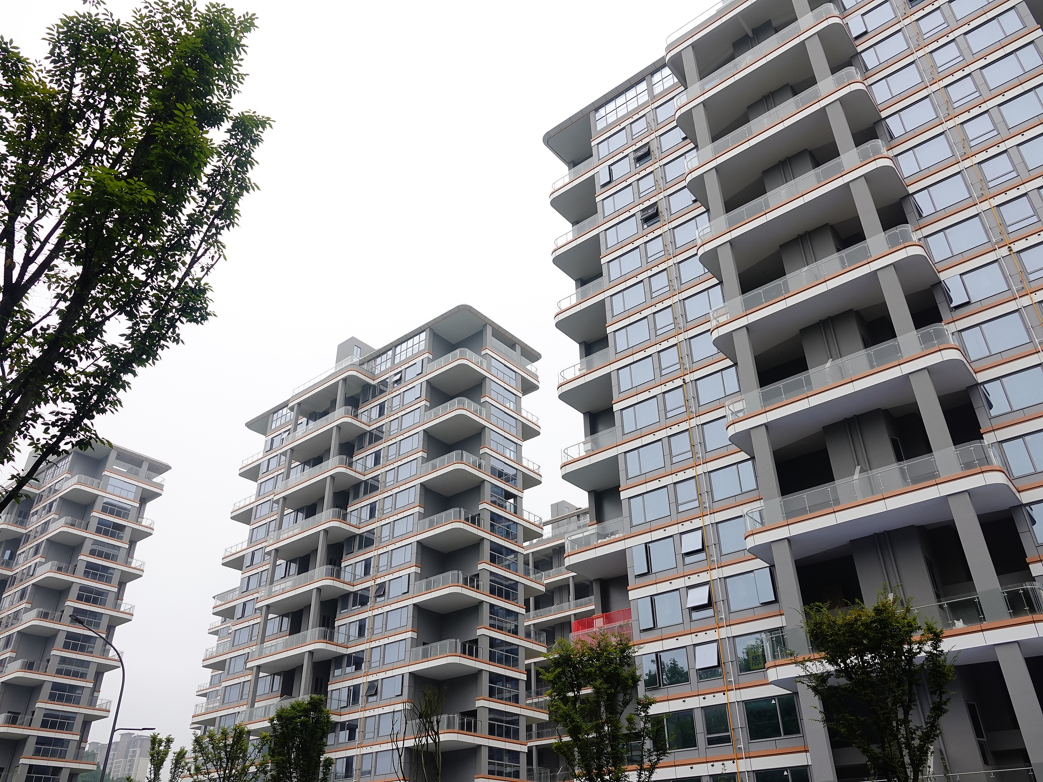 Logements commerciaux en construction à Yichang, province du Hubei, Chine, 30 septembre 2026. /VCG