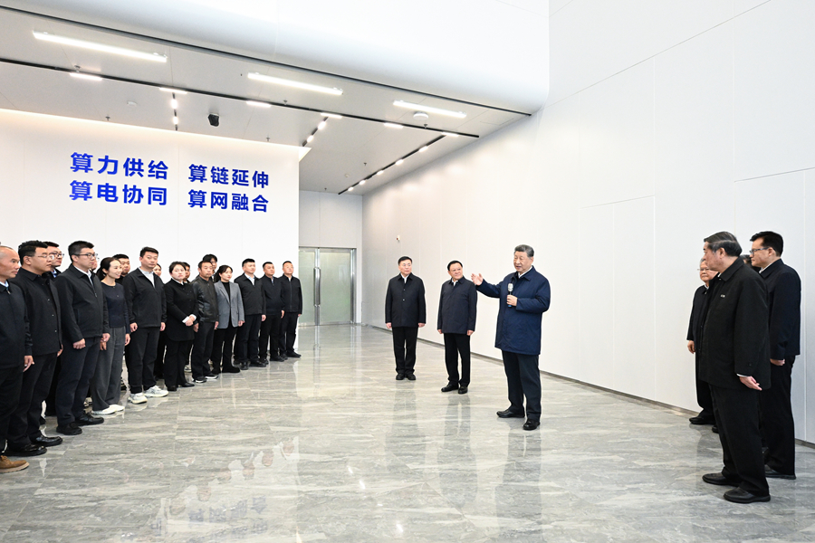 Le président chinois Xi Jinping visite la zone de développement de haute technologie de Chahar à Ulanqab, dans la région autonome de Mongolie intérieure (nord de la Chine), le 16 octobre 2026. /Xinhua