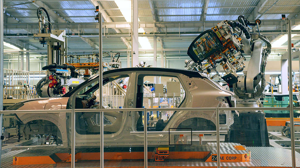 Les constructeurs automobiles travaillent à pleine capacité pour honorer les commandes nationales et internationales à Liuzhou, dans la région autonome Zhuang du Guangxi, en Chine, le 12 octobre 2026. /VCG