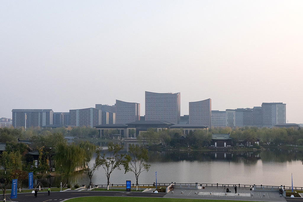 L'horizon de la nouvelle zone de Xiongan lors du Forum sur la gouvernance mondiale 2026, à Xiongan, province du Hebei, Chine, le 23 octobre 2026. /VCG