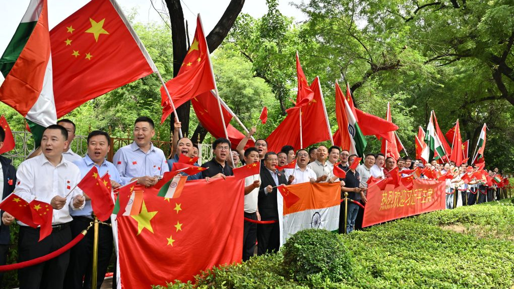 Une fête de bienvenue pour l'arrivée du président chinois Xi Jinping à New Delhi, en Inde, pour assister au 18e Sommet des BRICS, le 12 septembre 2026. /Xinhua