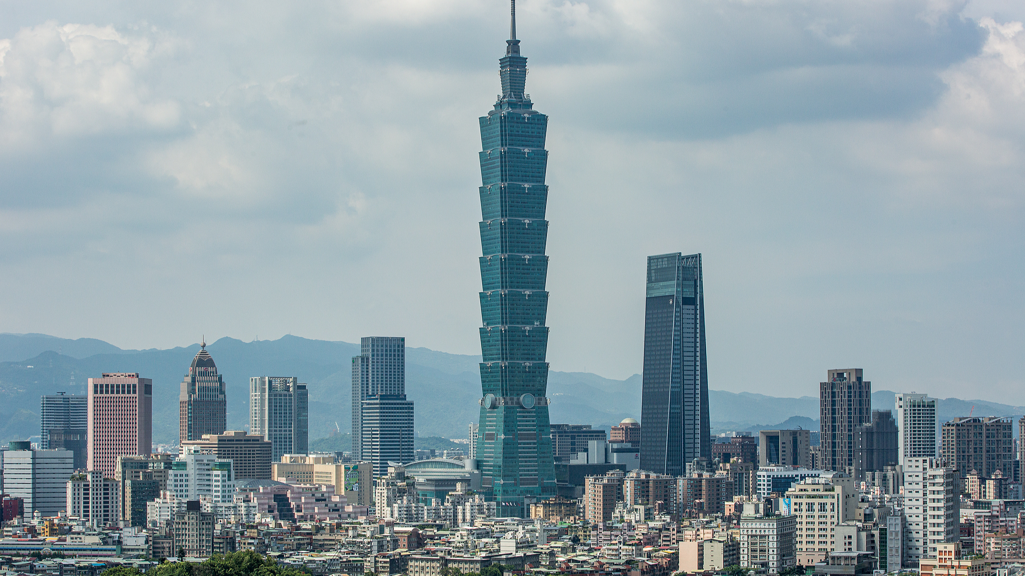 Une photo d'archive du gratte-ciel Taipei 101 à Taipei, à Taiwan, dans le sud-est de la Chine. /VCG