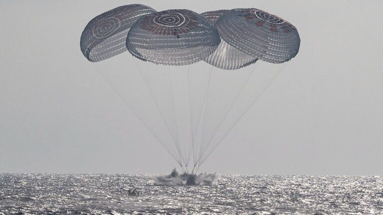 La mission SpaceX Crew-12 revient sur Terre après près de 8 mois dans l&rsquo;espace