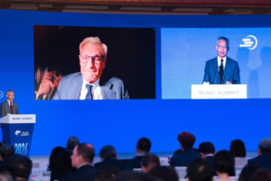 L’ancien secrétaire au Trésor américain exhorte les États-Unis et la Chine à coopérer pour réduire les risques liés à l’IA