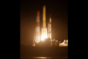 Le Japon lance une mission pour rapatrier des échantillons de la lune de Mars