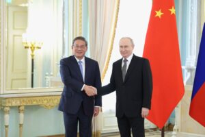 Le Premier ministre chinois Li Qiang rencontre le président russe Vladimir Poutine