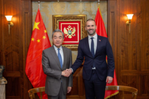 Le Premier ministre monténégrin rencontre le ministre des Affaires étrangères chinois