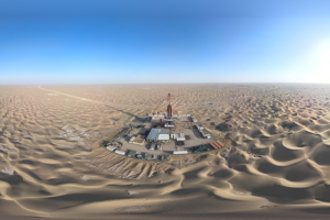 Le champ pétrolifère du désert chinois produit plus de 26 millions de tonnes de pétrole et de gaz