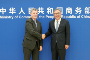 Le ministre chinois du Commerce rencontre le PDG de Danone