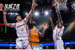 Les Sharks de Shanghai battent les Leopards de Shenzhen 102-68 alors que Russell marque 21