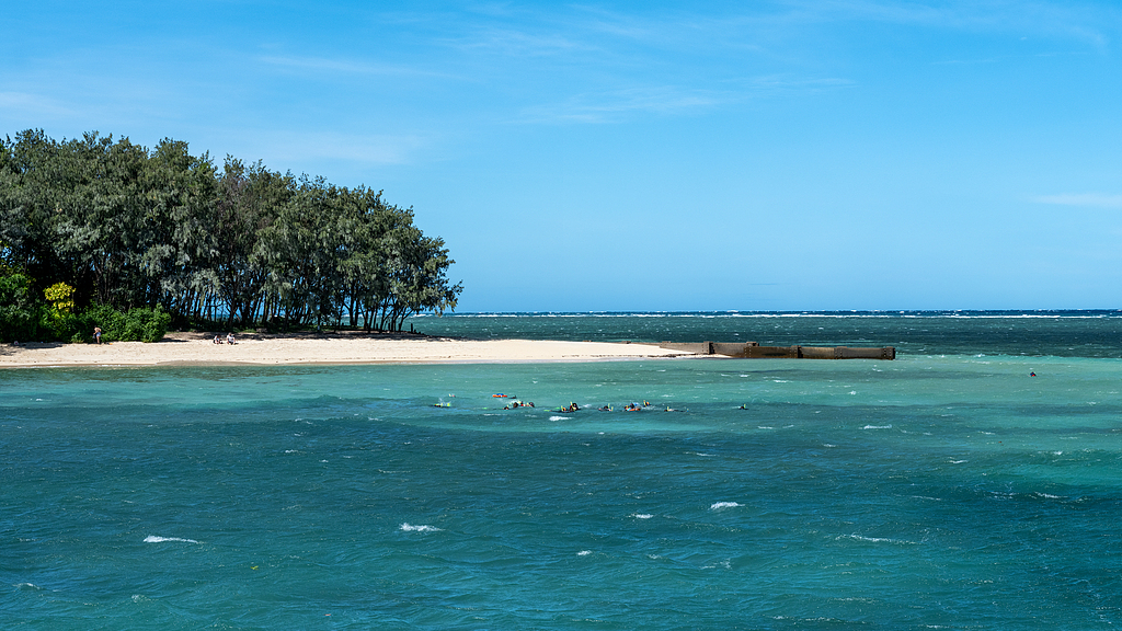 Green Island, connue pour sa forêt tropicale humide et ses récifs coralliens environnants, sur la Grande Barrière de corail australienne, dans le Queensland, le 20 mai 2026. /VCG