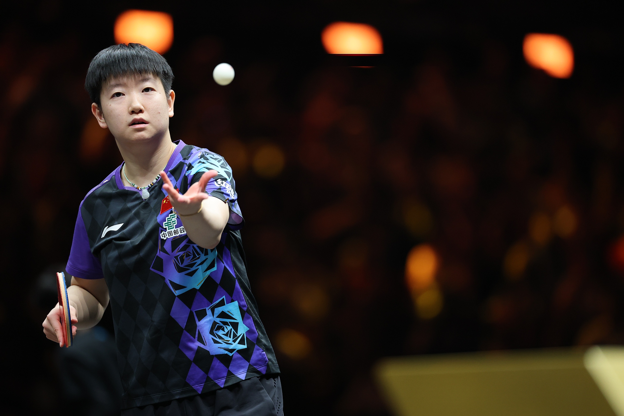 La Chinoise Sun Yingsha en action lors du deuxième tour du simple féminin au WTT China Smash à Pékin, Chine, le 5 octobre 2026. /VCG
