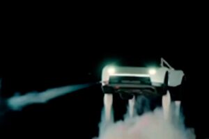 Tesla dévoile le véhicule électrique sportif Roadster de nouvelle génération avec des propulseurs SpaceX