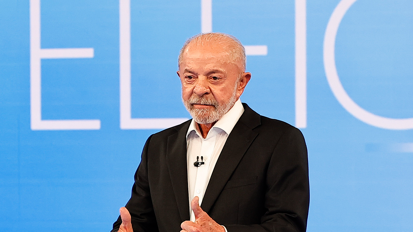 Le président brésilien Luiz Inacio Lula da Silva lors d'un débat dans un studio de télévision à Rio de Janeiro, Brésil, le 23 octobre 2026. /VCG